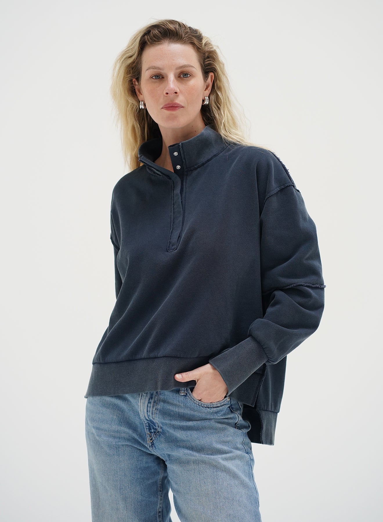 HALLIE SNAP COLLAR PULLOVER